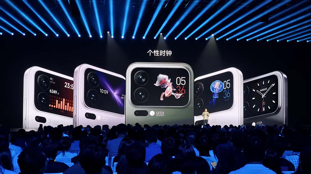 雷军160分钟演讲揭秘!海量造芯和造车细节,小米17五大技术硬刚苹果