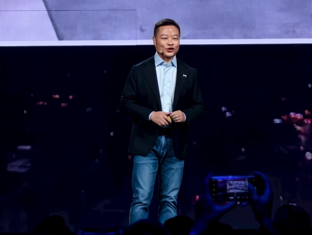 何小鹏剧透未来两年新车计划！10到200万都有，回应力劝雷军造车