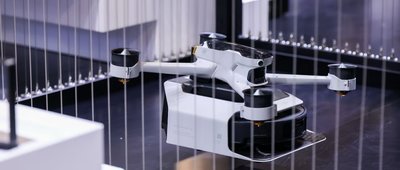 扫地机器人，卷“上天”了