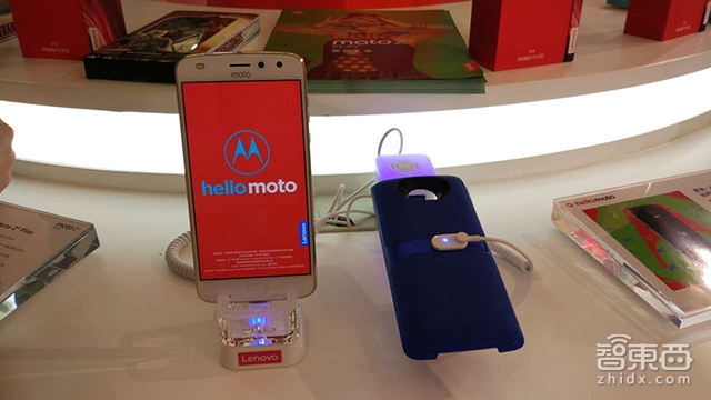 联想推Moto Z2 Play模块手机 未来或将布局eSIM