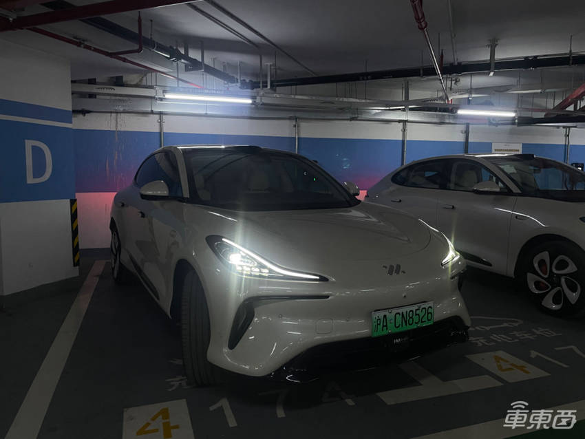 上海实测智己城市NOA：左转路口丝滑通过，狭窄道路也游刃有余