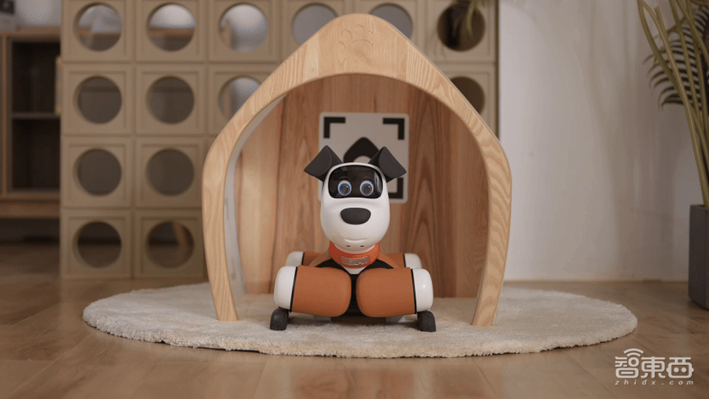 蔚蓝科技发布具身智能机器狗，人形机器人预计2025年量产