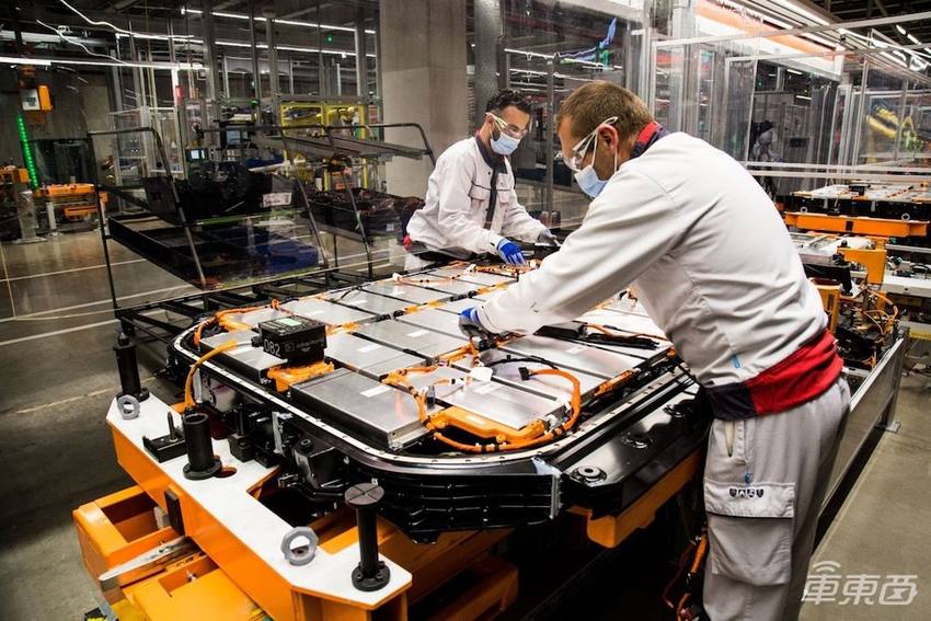 奥迪缺芯万人停工,大众减产10万台!芯片企业:这锅我不背