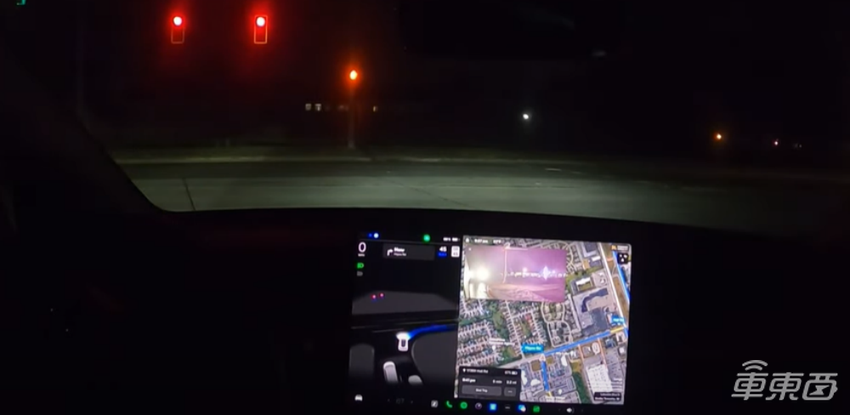 特斯拉FSD最新版路测视频曝光,夜晚识别能力依然很强