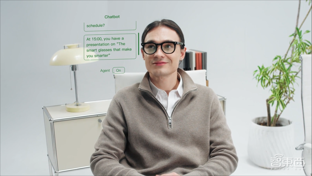 AI眼镜黑马海外爆红，聚齐苹果谷歌大牛，公开“节制创新”方法论