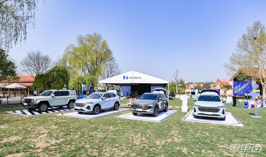 比特斯拉还快！毫末智行国内率先落地城市辅助驾驶，MANA立了大功