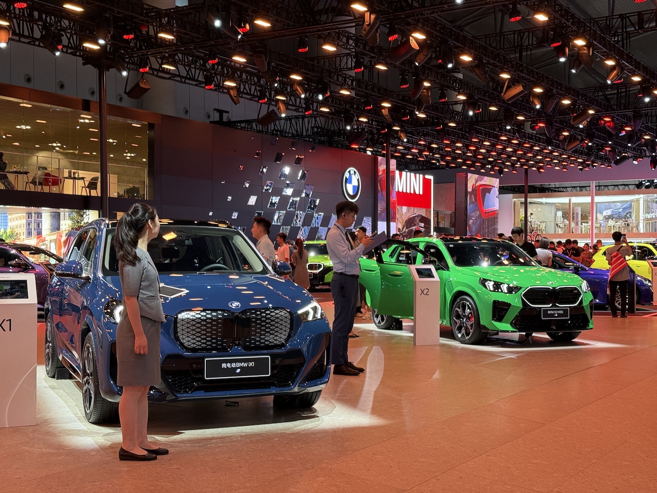 洋豪品牌一个没来！国产车价格战现场开打，暴走3万步看成都车展六大真相