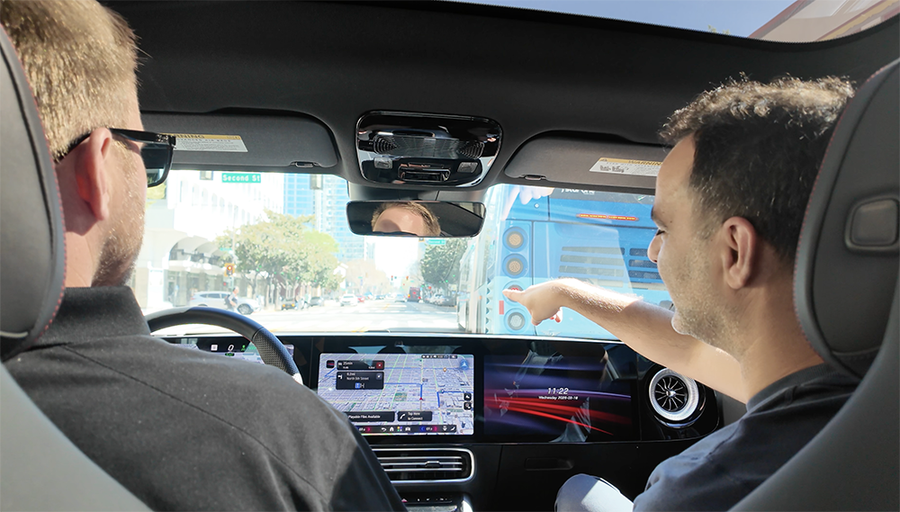 我在硅谷闹市区，体验黄仁勋同款L2++自动驾驶