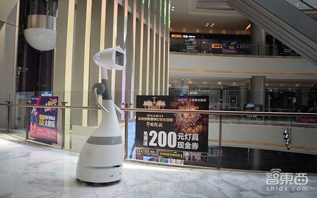 華科學(xué)霸微軟出身，他卻要搶服務(wù)員飯碗！