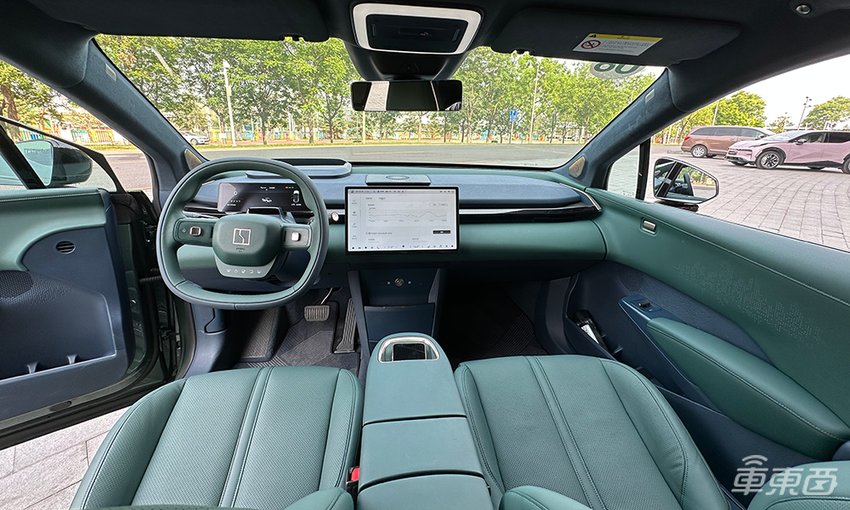试驾纯电小钢炮极氪X：加速迅猛颜值高！三处细节待提升