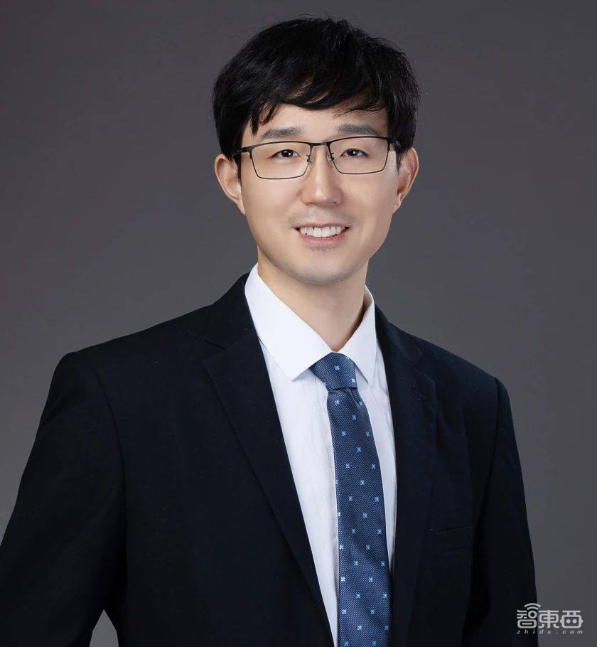 「百模大战」2024走向何方?对话潞晨科技尤洋:像做PPT一样开发大模型