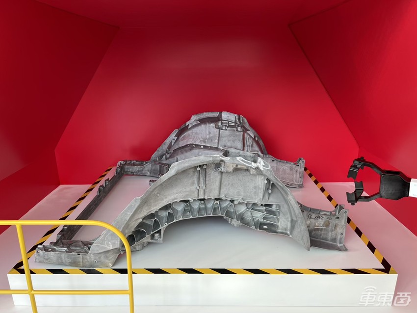 揭秘特斯拉上海工厂黑科技:微缩厂房进入门店,六大工艺完整展示