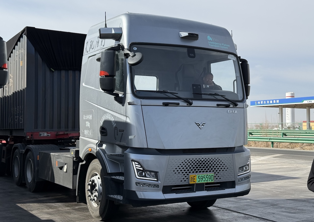 三大海外主权基金共同押注，DeepWay深向把重卡L4编队开进真实干线