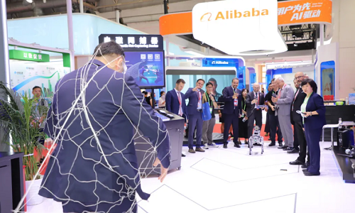 我们逛了链博会1.4万平数科馆，深扒黄仁勋盛赞的“中国供应链奇迹”