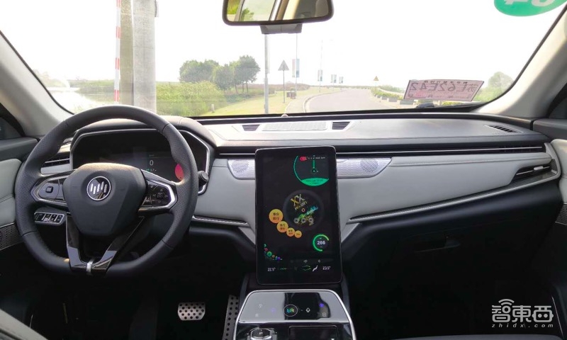 为90后造车的威马交卷了！试驾EX5我们发现20个关键点