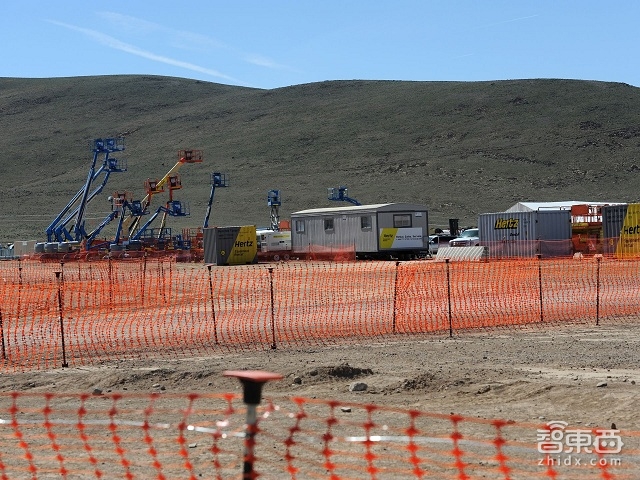 走进特斯拉Gigafactory电池工厂 马斯克的秘密武器