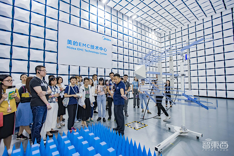 走进美的创新中心:EMC实验室1年能省亿元,AI热水器可自我学习