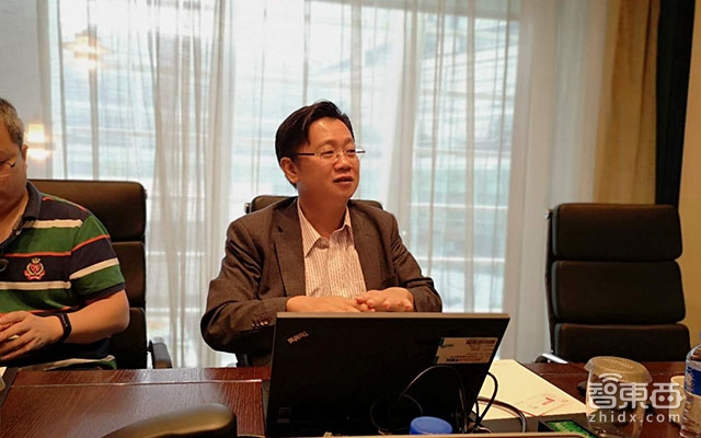 深度:2000万智能音箱战火不灭,VR第二春要爆发!