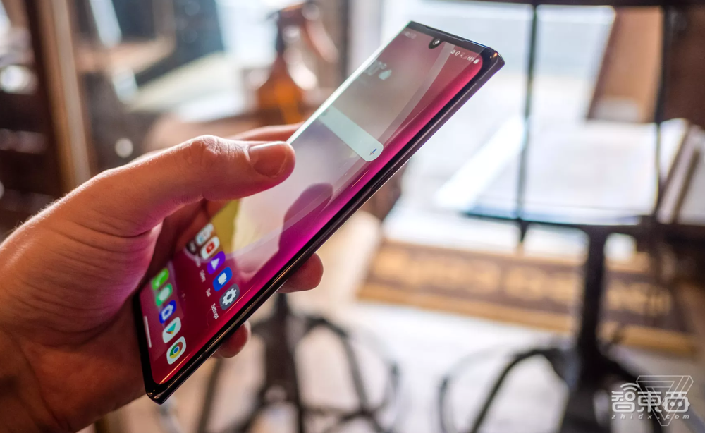 全球又一手机玩家谢幕?LG五年亏损45亿美元,卷轴屏也难救