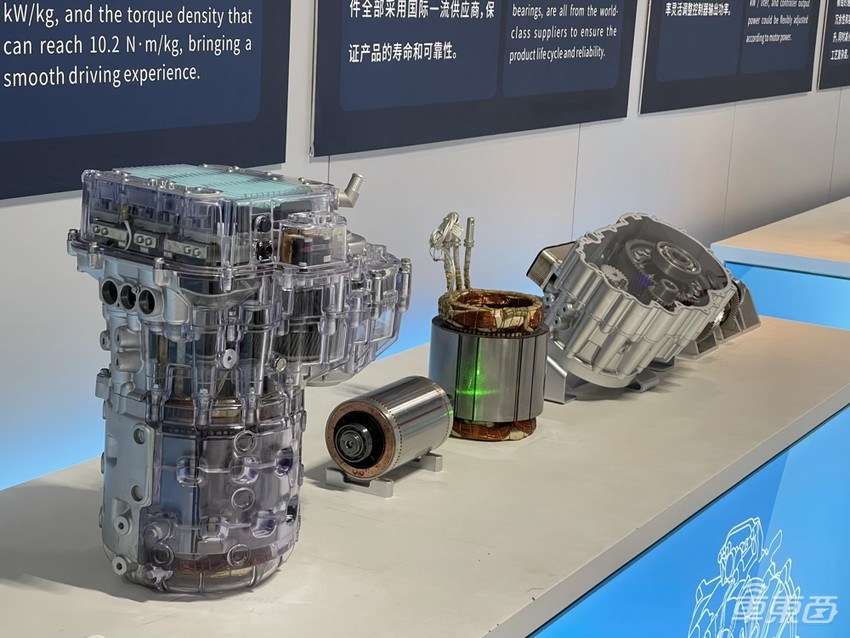 重庆试驾华为版增程电动车:动力不输百万级跑车,华为音响上档次