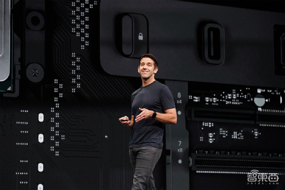 苹果陷接班人荒:库克挽留多位资深高管,外部接班人难当大任