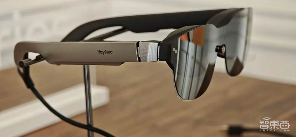 AI爆火MWC！AI OS席卷手機(jī)PC，國王點(diǎn)贊榮耀華為，中國企業(yè)霸場