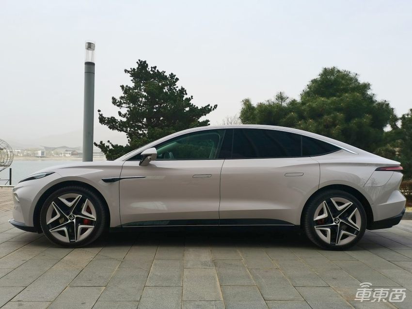 飞凡F7低价不低配,22.99万元起售,能卖爆吗?
