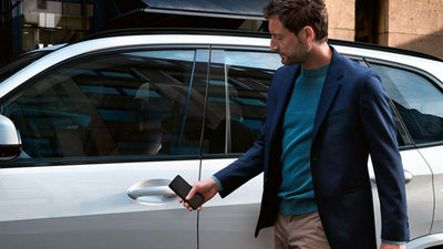 宝马发布第3代数字钥匙 手机没电也能开门