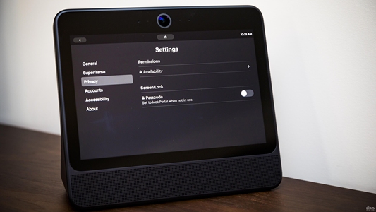 Facebook推首款带屏智能音箱,主打视频社交,拉亚马逊Alexa助阵!
