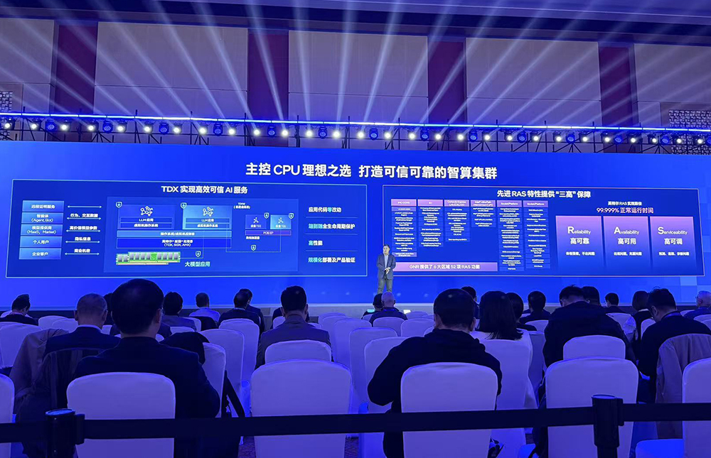 明年发CPU和GPU新品!英特尔详解数据中心AI“全家福”