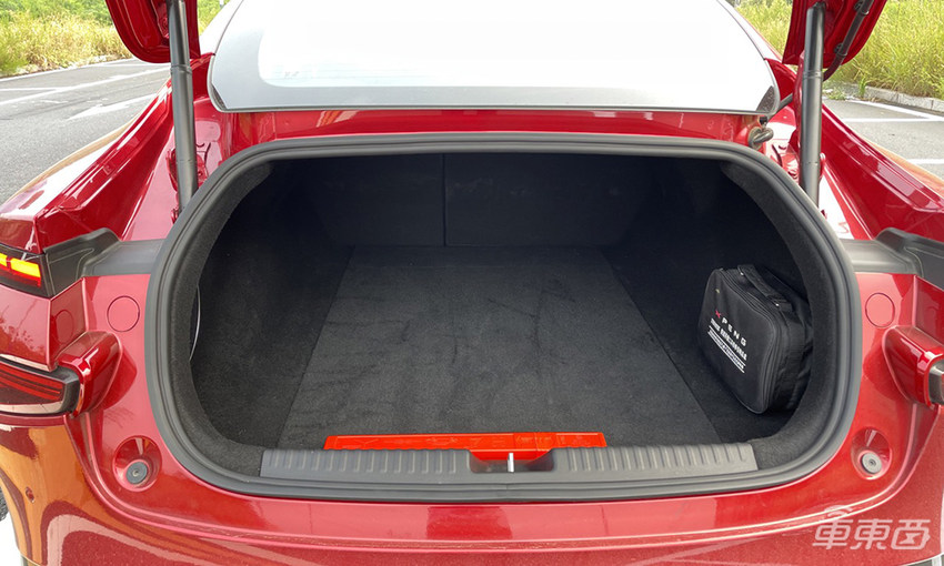 最能打的新造车王牌?小鹏P7试驾体验