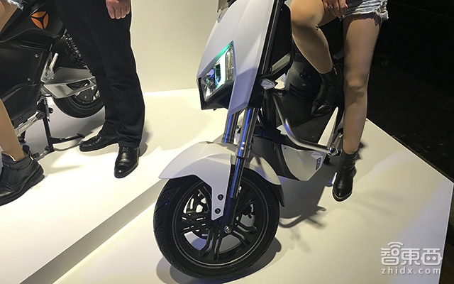 雅迪推电动摩托车新品Z3s 加快向智能化转型