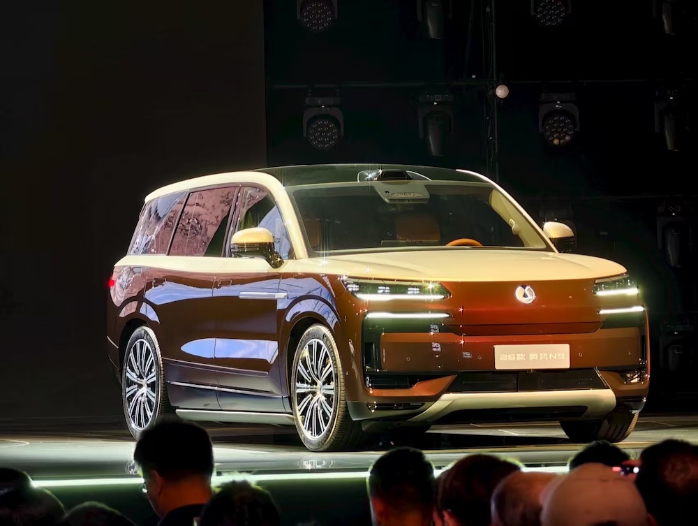 比亚迪一周连发两款豪华SUV!全新腾势N9 38.98万开卖,新帅李慧首秀