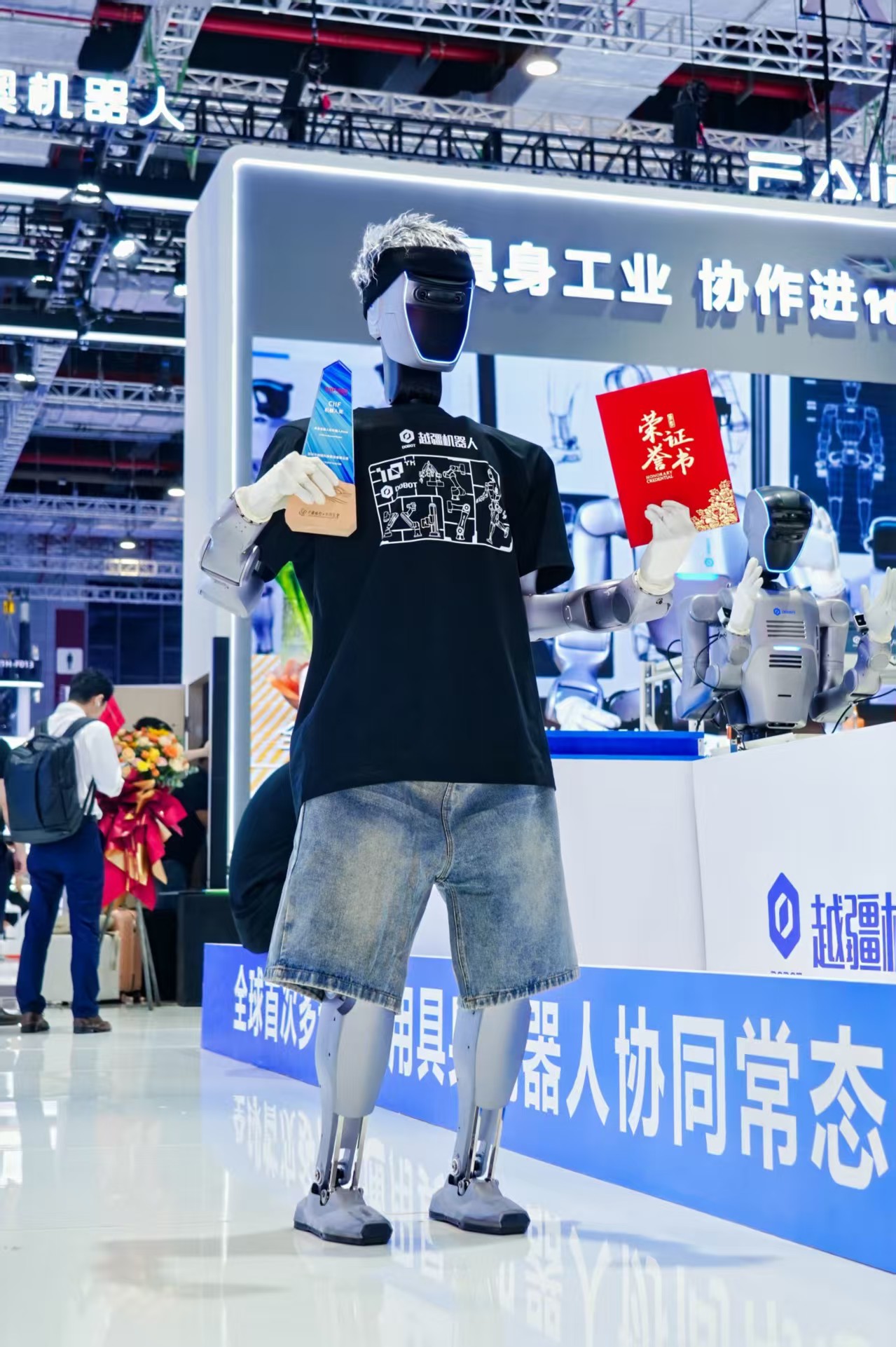 全球首个多形态具身智能机器人平台来了!越疆率先打开具身工业时代大门