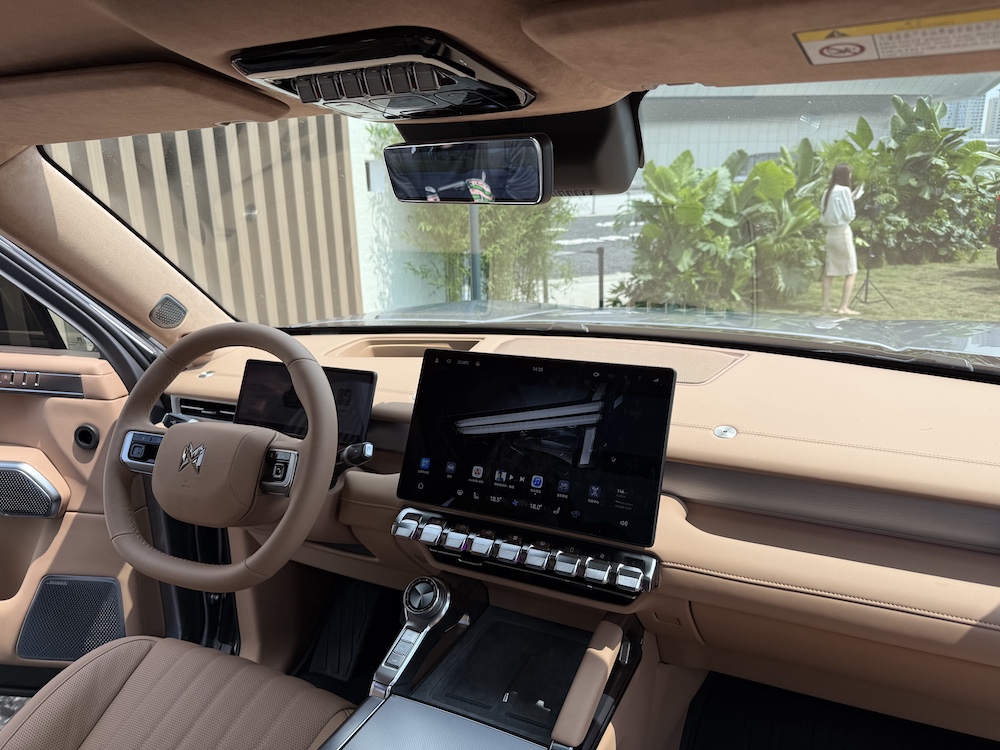 31.99万起！东风猛士M817上市，华为ADS4加持