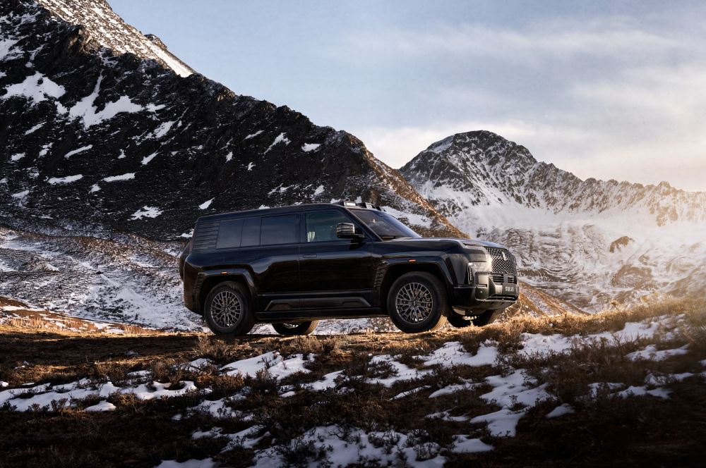 仰望三款新车搭载闪充技术！打破补能限制，加码豪华车市场