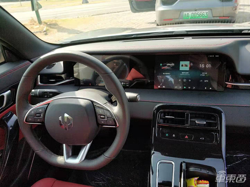 试驾零跑S01 跑车也玩自动驾驶 张张嘴就能自动泊车