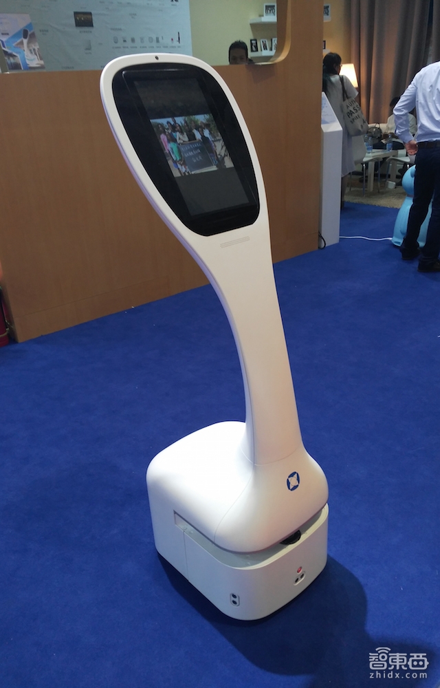 15家井喷入市!服务机器人彻底火了!