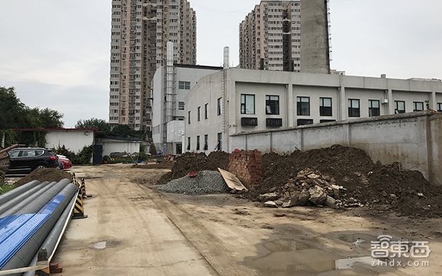 史上最“草根”自动驾驶团队:40人花400万造出三款无人车