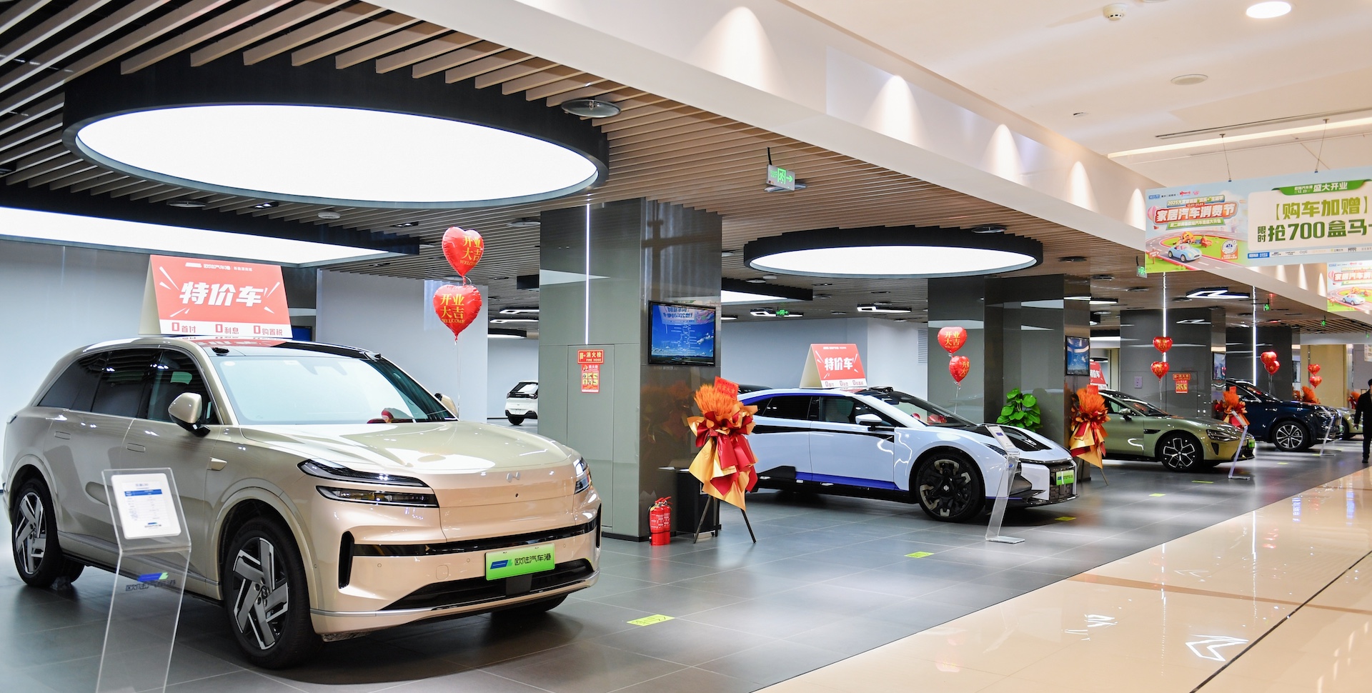 家居商场里卖汽车，红星美凯龙赌“车居一体”融合红利