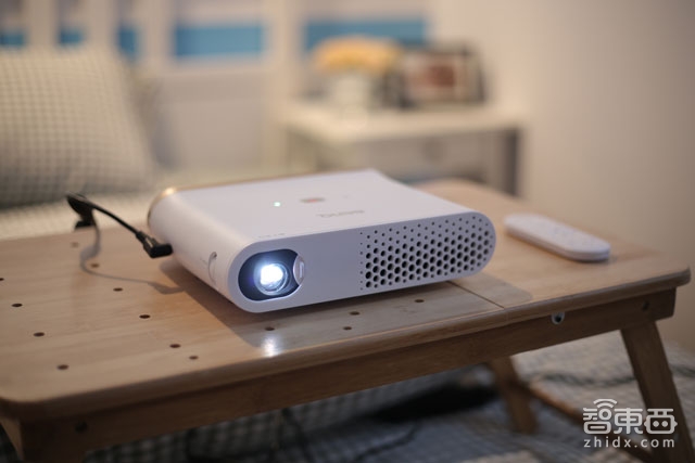 明基发布新一代智能投影 支持WiFi在线影剧库