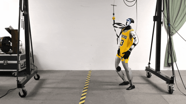 英伟达公布机器人黑科技!完美复刻科比、C罗、詹姆斯招牌动作