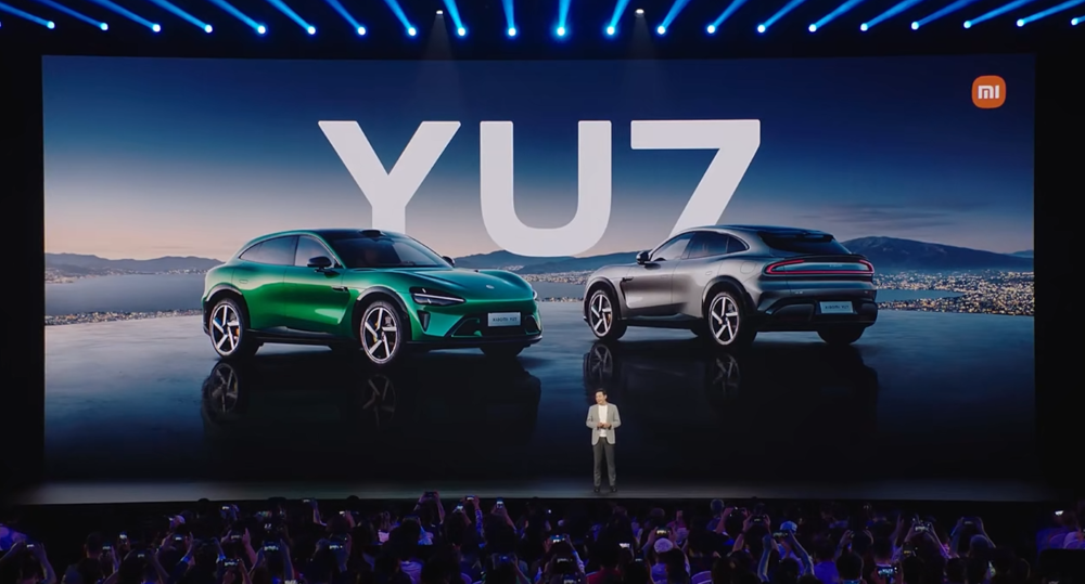 3分钟大定20万台！小米YU7杀疯了，25.35万开卖挑战Model Y