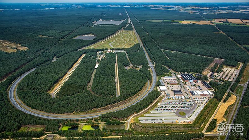 德国体验大众L5级无人车 萌系小巴藏了一身传感器