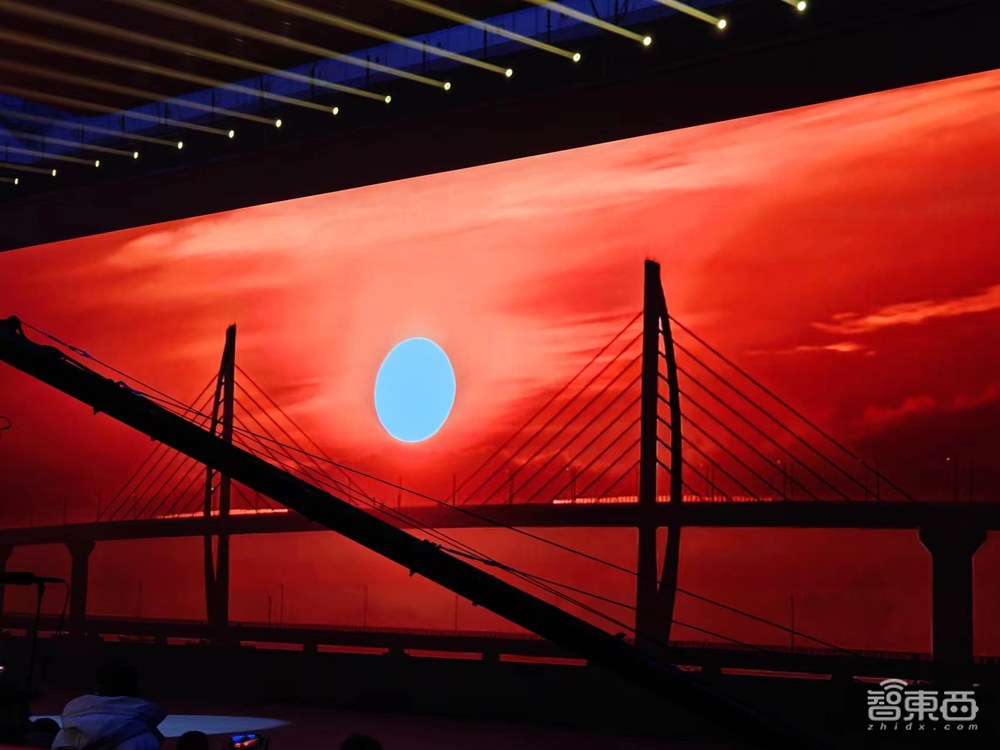 刚刚,vivo亮出“蓝科技”自研技术矩阵,X100系列首发天玑9300,跑通130亿参数大模型【附真机上手体验】