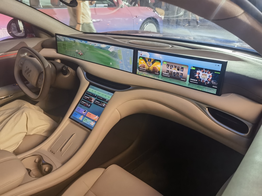 全新智己L6 20.49万起卖！全系标配800V，新增高速ETC自动通行