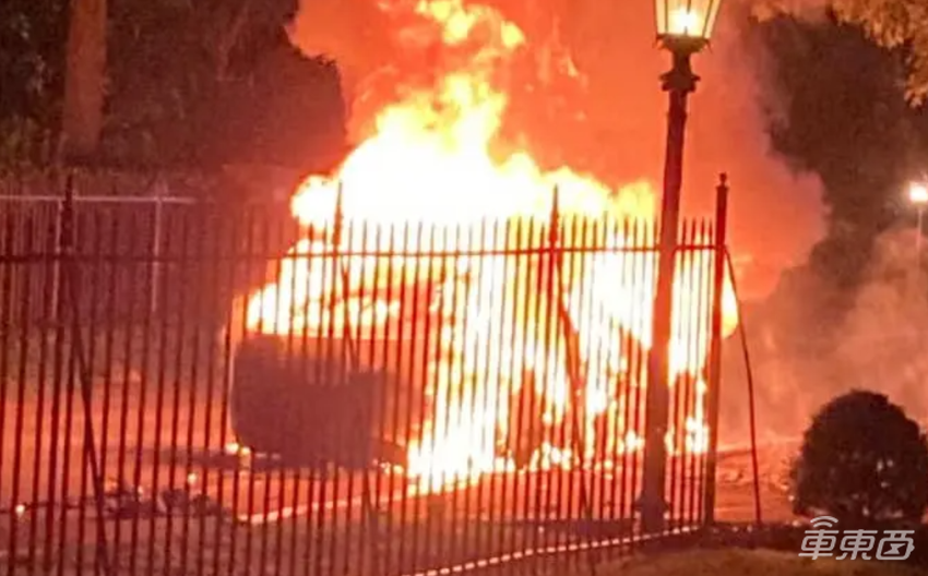 新款Model S莫名失火！大火超三小时，车辆完全被烧毁