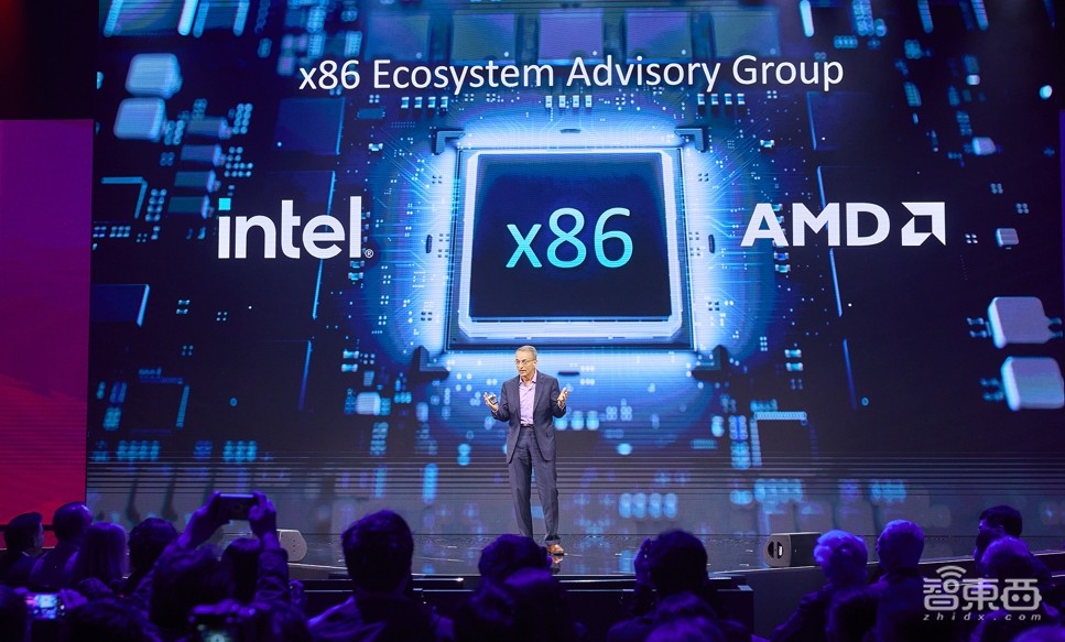 AI圈顶流捧场!黄仁勋苏姿丰都来了,联想亮AI Now智能体大招,连甩10多个重磅AI产品