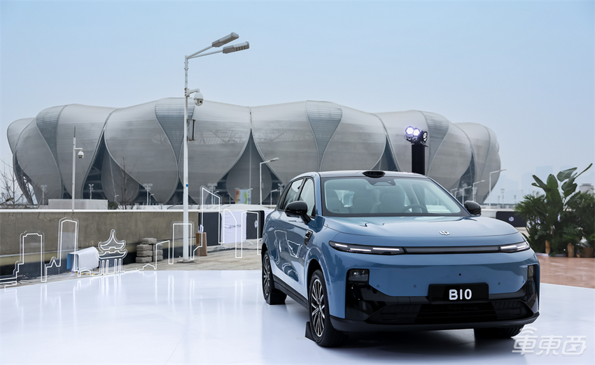 “半价理想”冲进比亚迪吉利包围圈!新车标配智驾,99元预定1.5万人下单