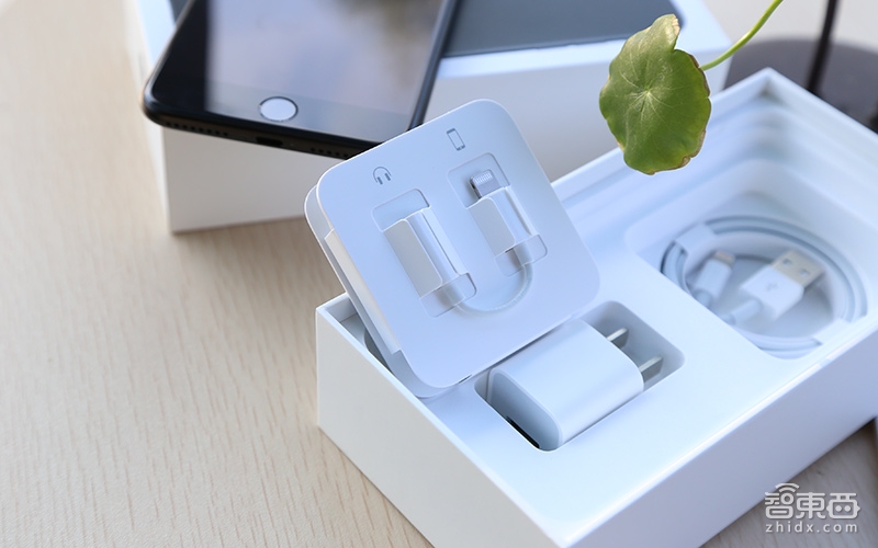 iPhone 7留下了这些彩蛋 深度体验发现细节之变